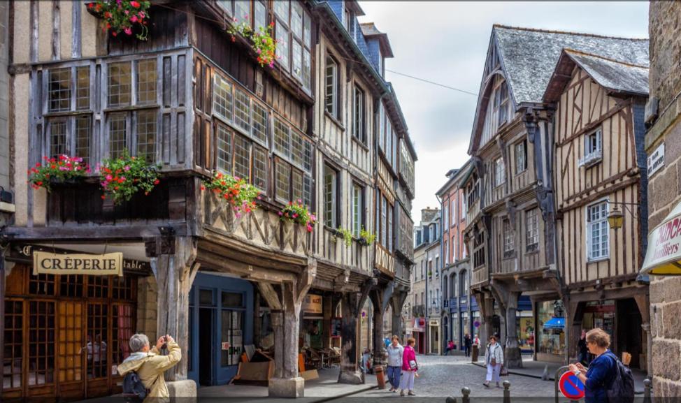 Eglantine Centre Historique De Dinan