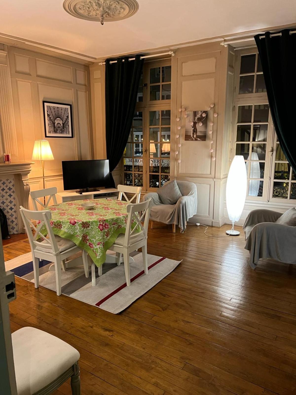 Eglantine Centre Historique De